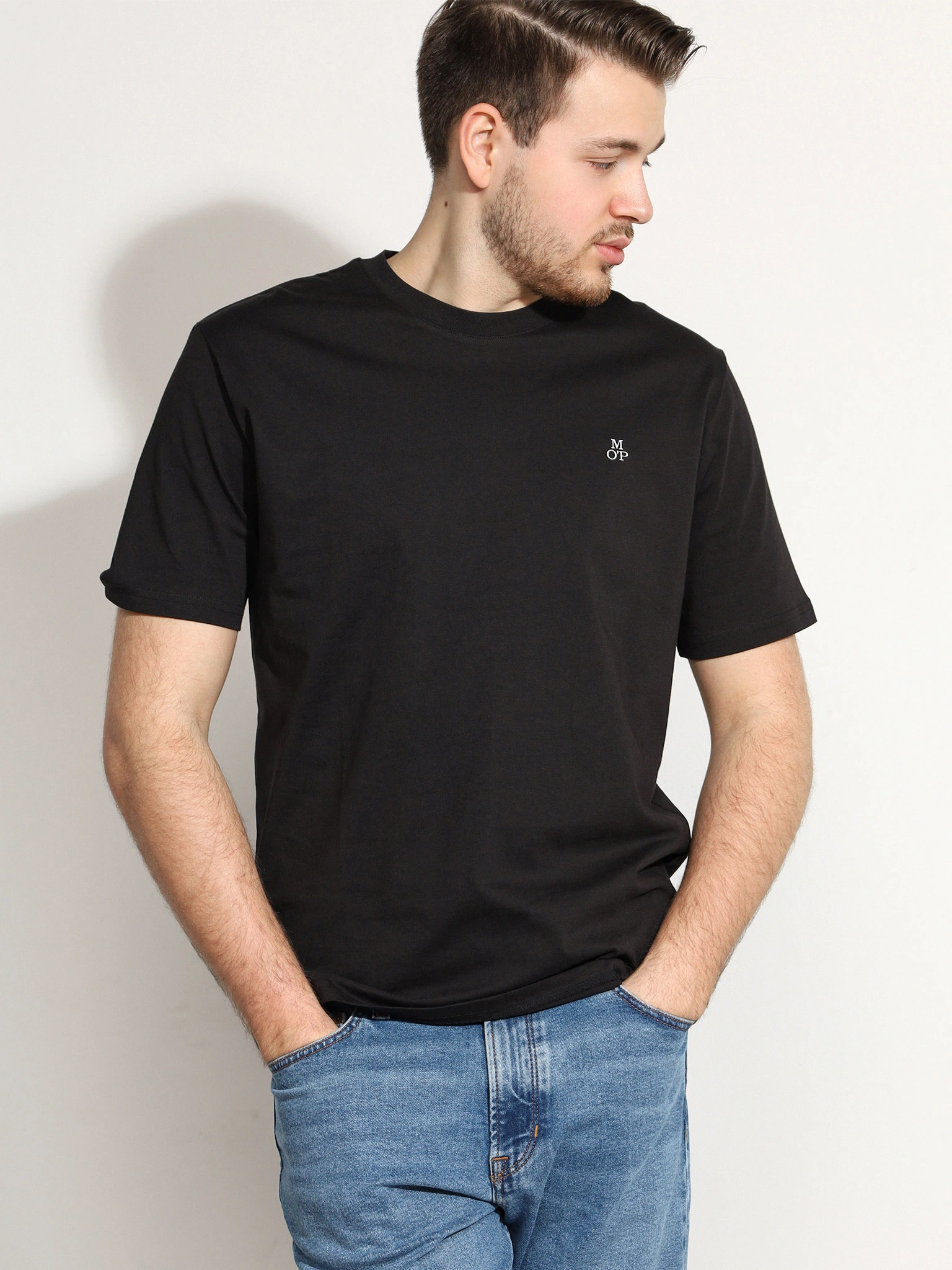 Футболка черного цвета из хлопка